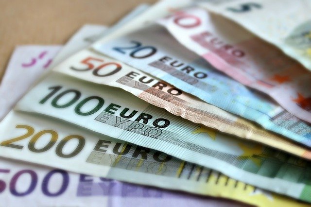 Möchten Sie Ihre Ausgaben verfolgen? Fangen Sie an, Geld in Umschlägen zu verstecken